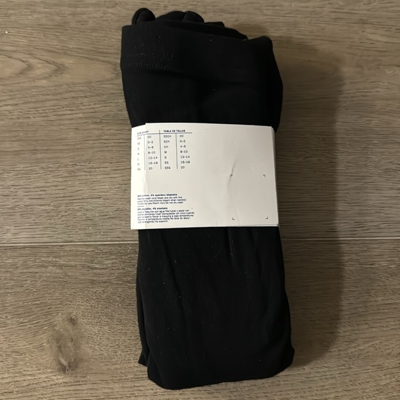 NWT! Old Navy Black High-Waisted Knotted-Hem Leggings - Size Medium 💙 - Picture 4 of 6